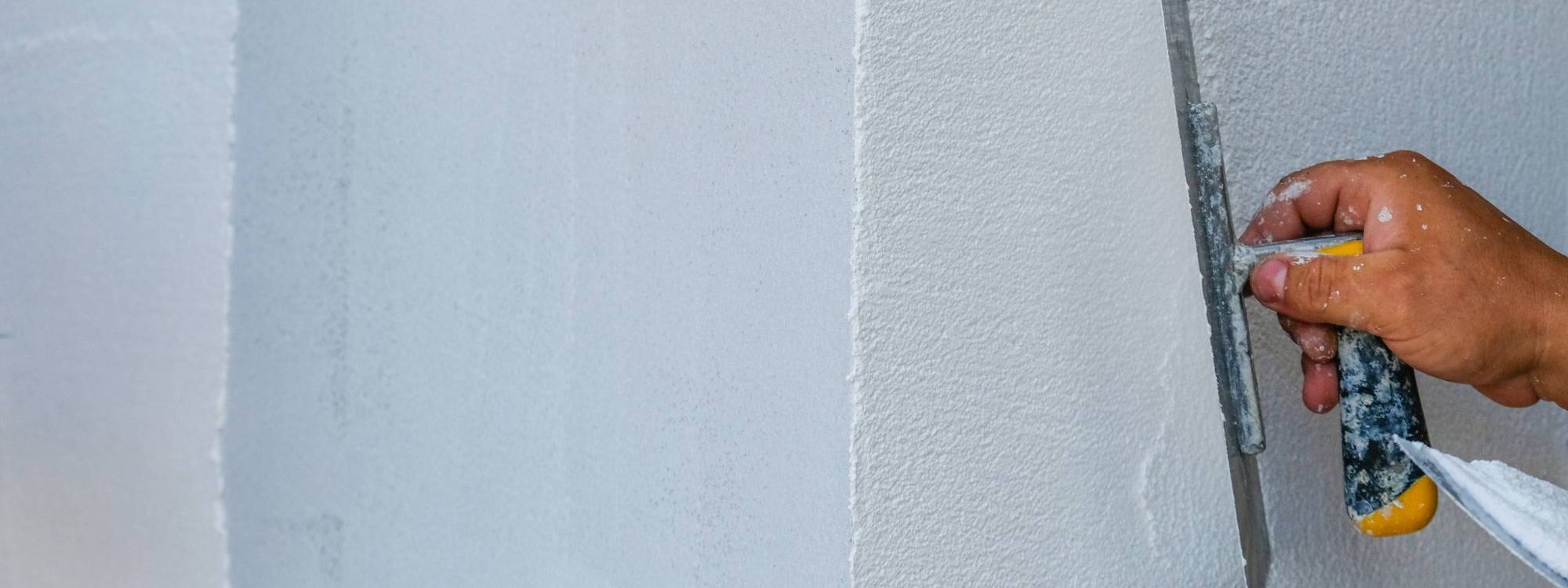 Cr&eacute;pi projet&eacute;, gratt&eacute; ou liss&eacute; : quel rendu choisir pour votre fa&ccedil;ade ? Wittenheim